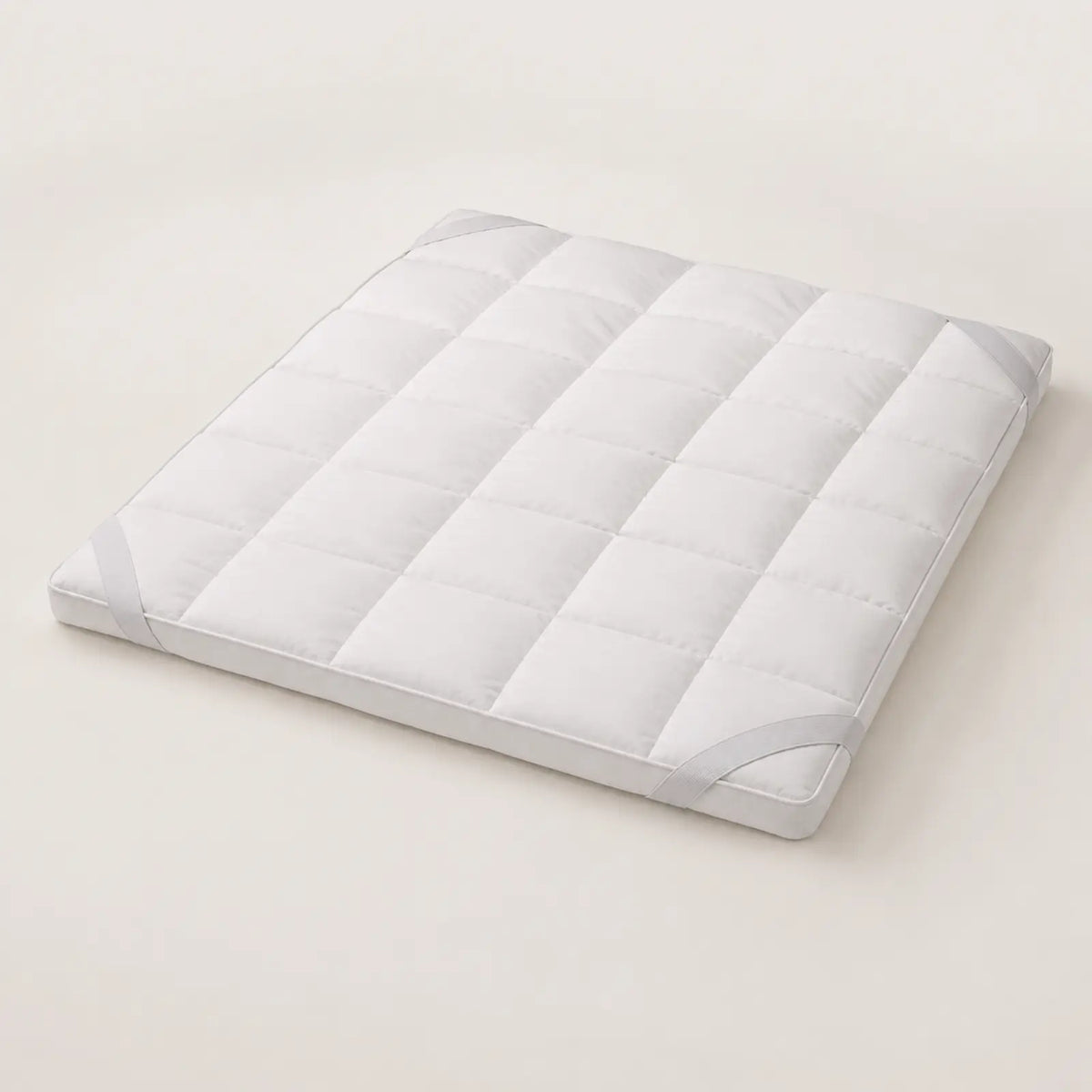 Restenna quilted mattress topper with elastic corner straps